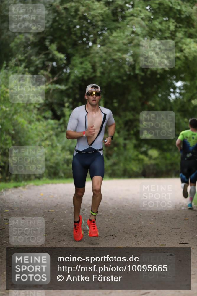 30.08.2026 - Elbe Triathlon Hamburg Antke Förster http://msf.ph/oto/10095665 30.08.2026 10:05:02 Laufen  meine-sportfotos.de
