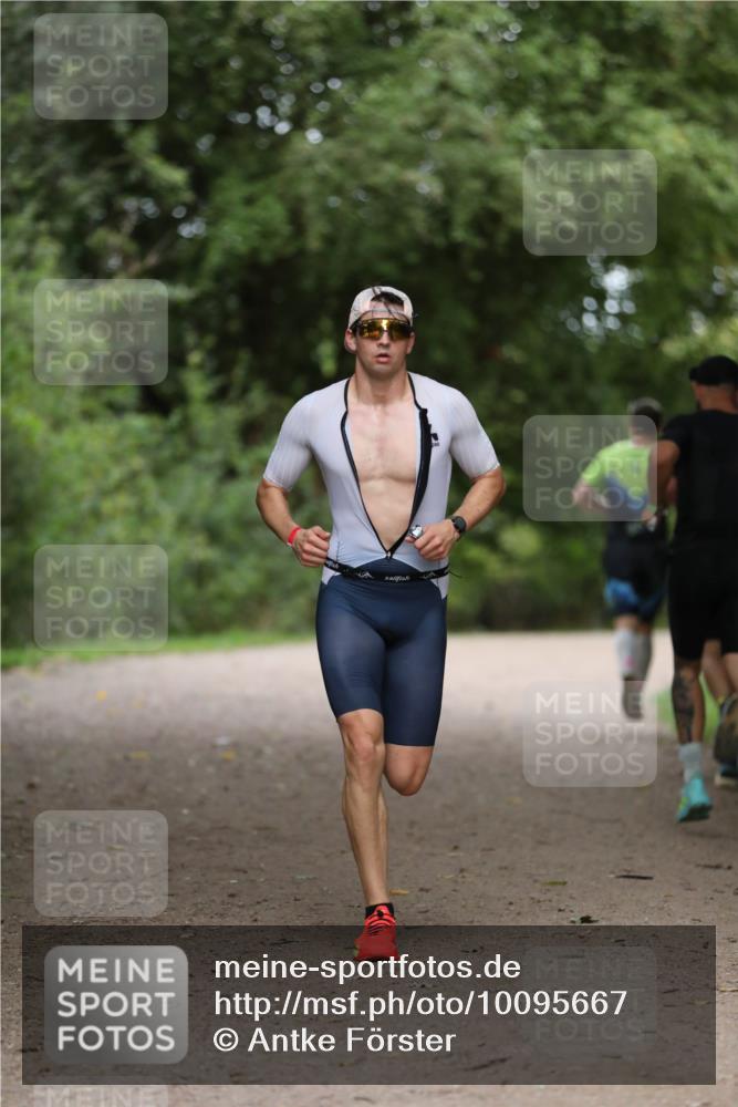 30.08.2026 - Elbe Triathlon Hamburg Antke Förster http://msf.ph/oto/10095667 30.08.2026 10:05:02 Laufen  meine-sportfotos.de