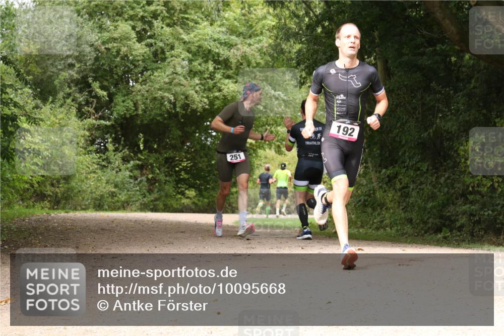 30.08.2026 - Elbe Triathlon Hamburg Antke Förster http://msf.ph/oto/10095668 30.08.2026 10:09:48 Laufen 251, 192 meine-sportfotos.de