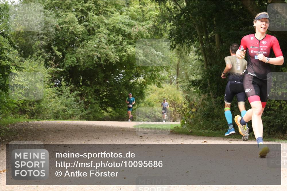 30.08.2026 - Elbe Triathlon Hamburg Antke Förster http://msf.ph/oto/10095686 30.08.2026 10:10:05 Laufen  meine-sportfotos.de