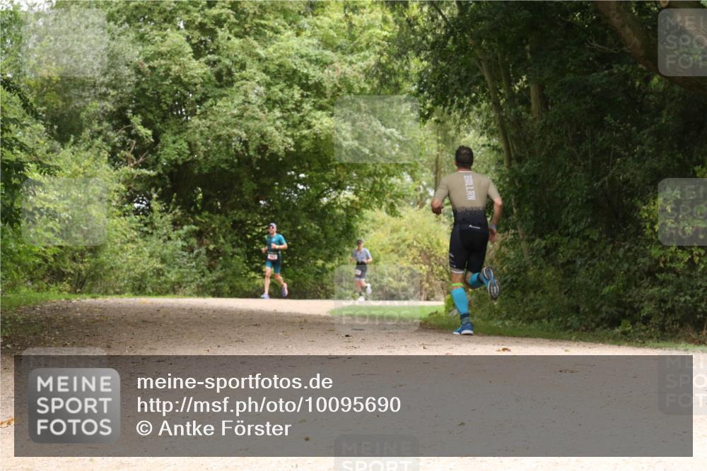 30.08.2026 - Elbe Triathlon Hamburg Antke Förster http://msf.ph/oto/10095690 30.08.2026 10:10:06 Laufen  meine-sportfotos.de