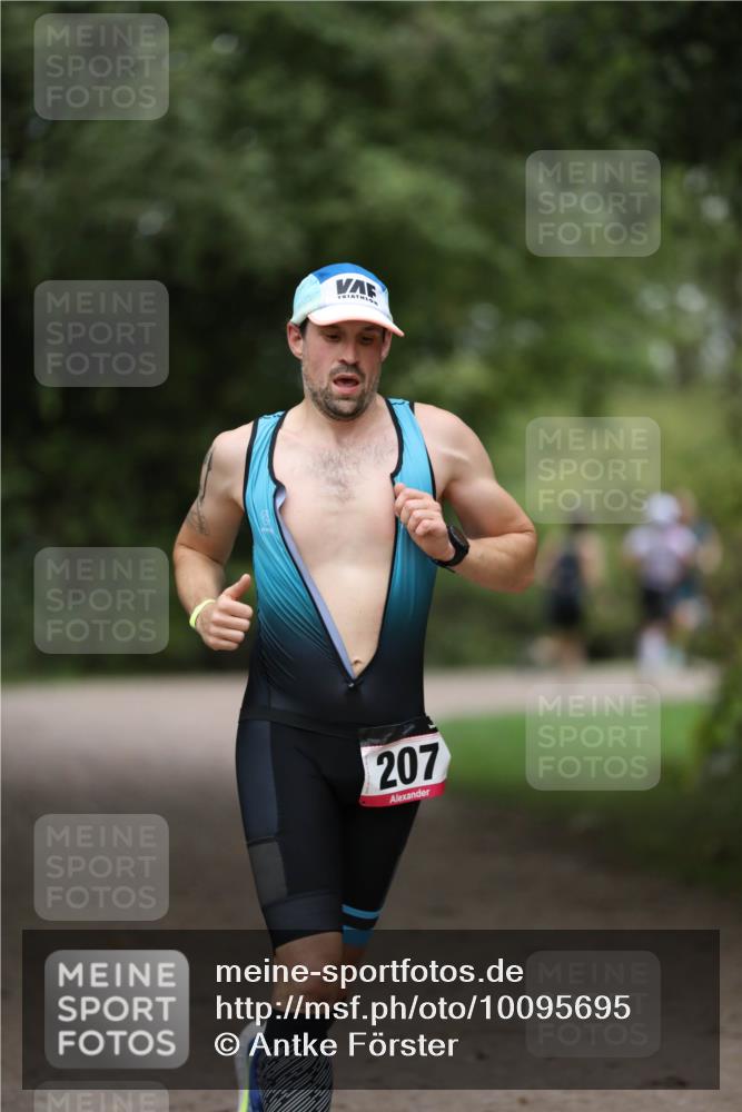 30.08.2026 - Elbe Triathlon Hamburg Antke Förster http://msf.ph/oto/10095695 30.08.2026 10:05:26 Laufen 207 meine-sportfotos.de