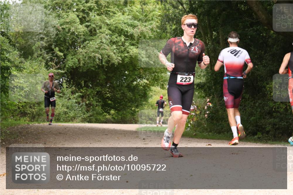 30.08.2026 - Elbe Triathlon Hamburg Antke Förster http://msf.ph/oto/10095722 30.08.2026 10:10:45 Laufen 246, 223 meine-sportfotos.de