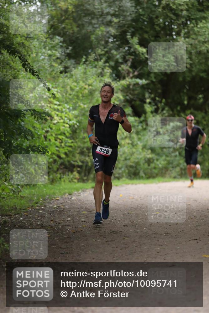 30.08.2026 - Elbe Triathlon Hamburg Antke Förster http://msf.ph/oto/10095741 30.08.2026 10:06:18 Laufen 326 meine-sportfotos.de