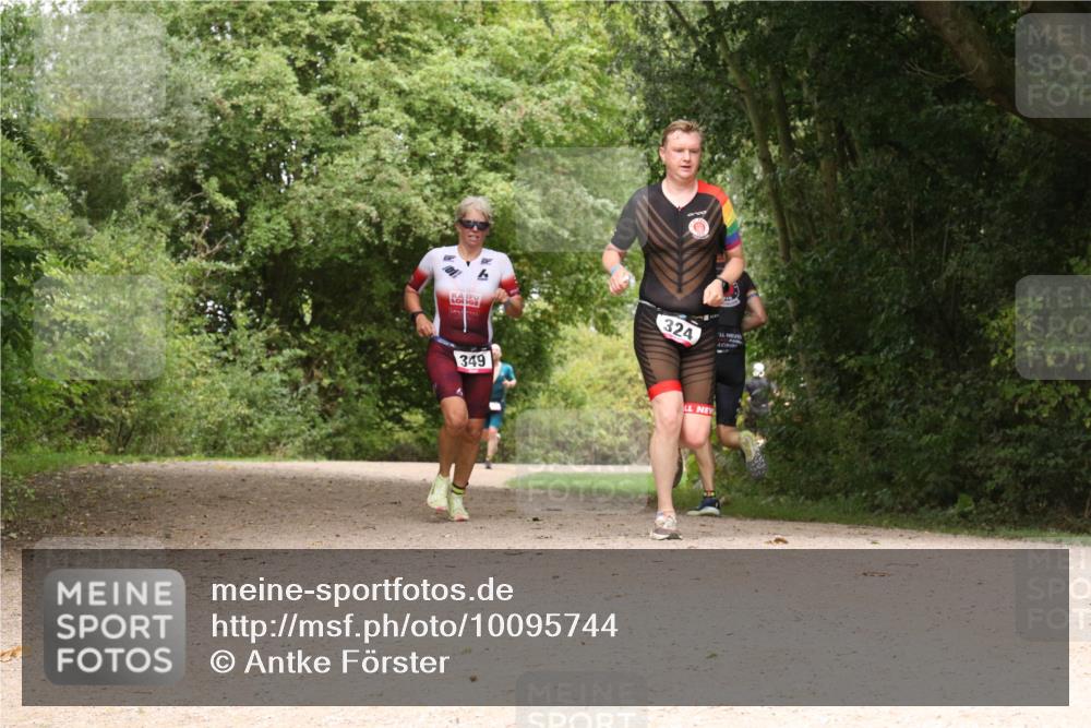 30.08.2026 - Elbe Triathlon Hamburg Antke Förster http://msf.ph/oto/10095744 30.08.2026 10:11:00 Laufen 349, 324 meine-sportfotos.de