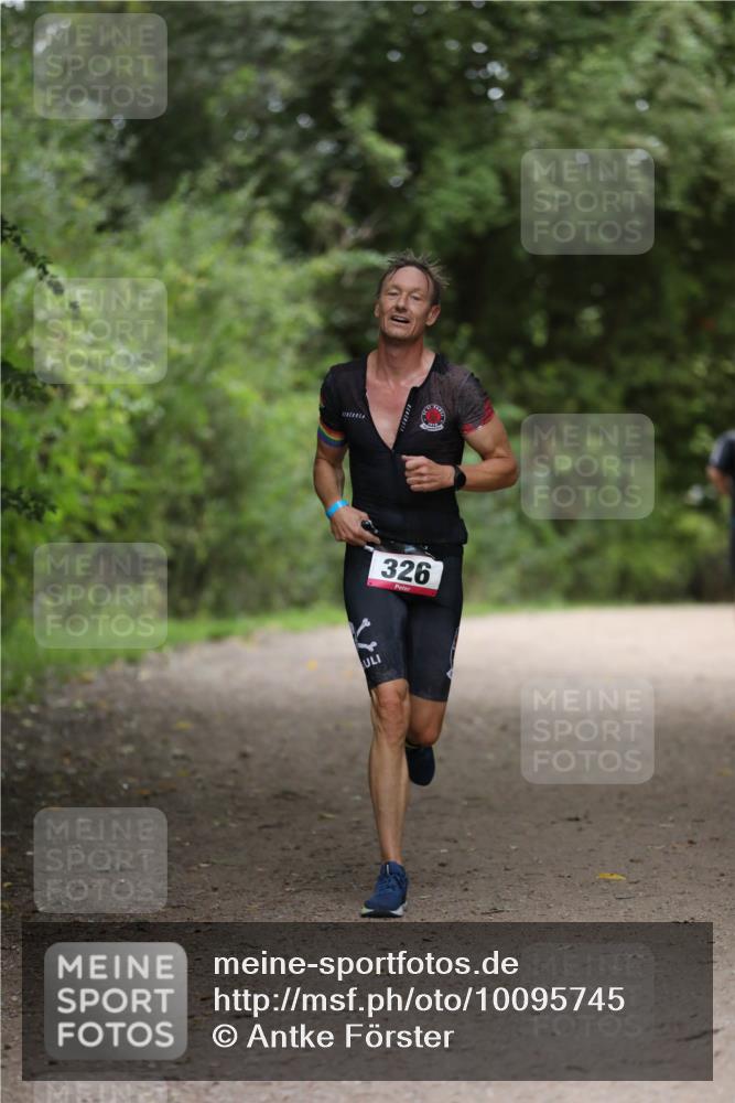 30.08.2026 - Elbe Triathlon Hamburg Antke Förster http://msf.ph/oto/10095745 30.08.2026 10:06:19 Laufen 326 meine-sportfotos.de