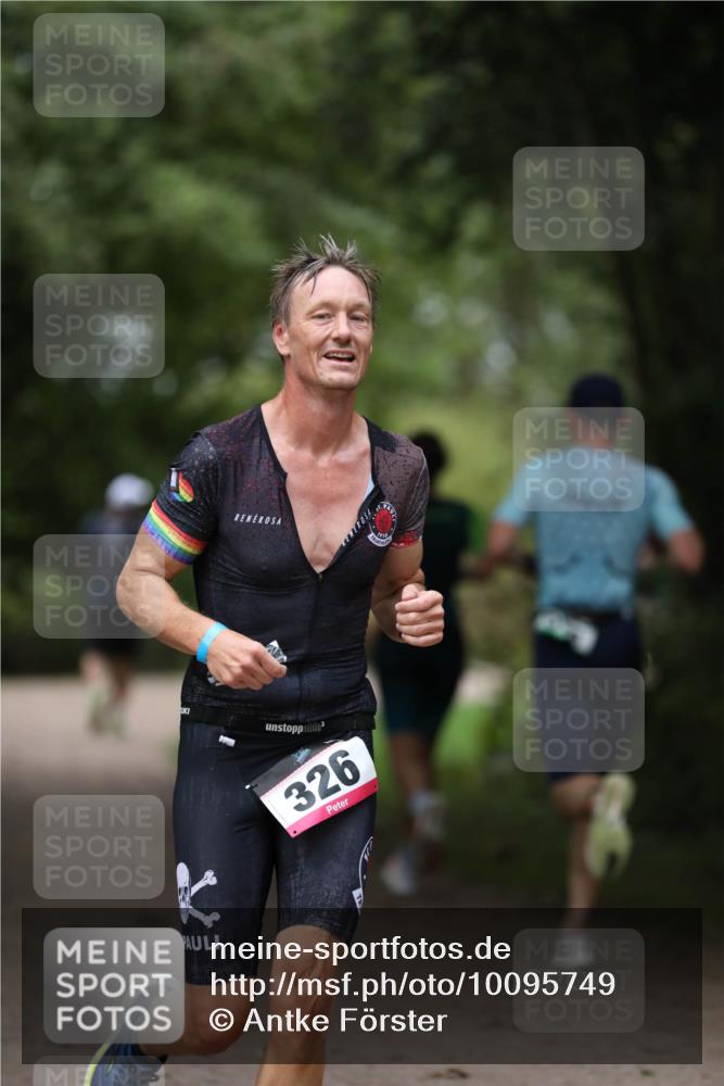 30.08.2026 - Elbe Triathlon Hamburg Antke Förster http://msf.ph/oto/10095749 30.08.2026 10:06:21 Laufen 326 meine-sportfotos.de