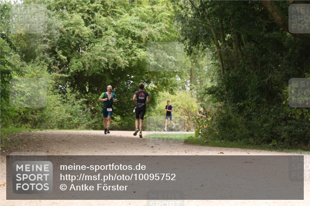 30.08.2026 - Elbe Triathlon Hamburg Antke Förster http://msf.ph/oto/10095752 30.08.2026 10:11:04 Laufen  meine-sportfotos.de