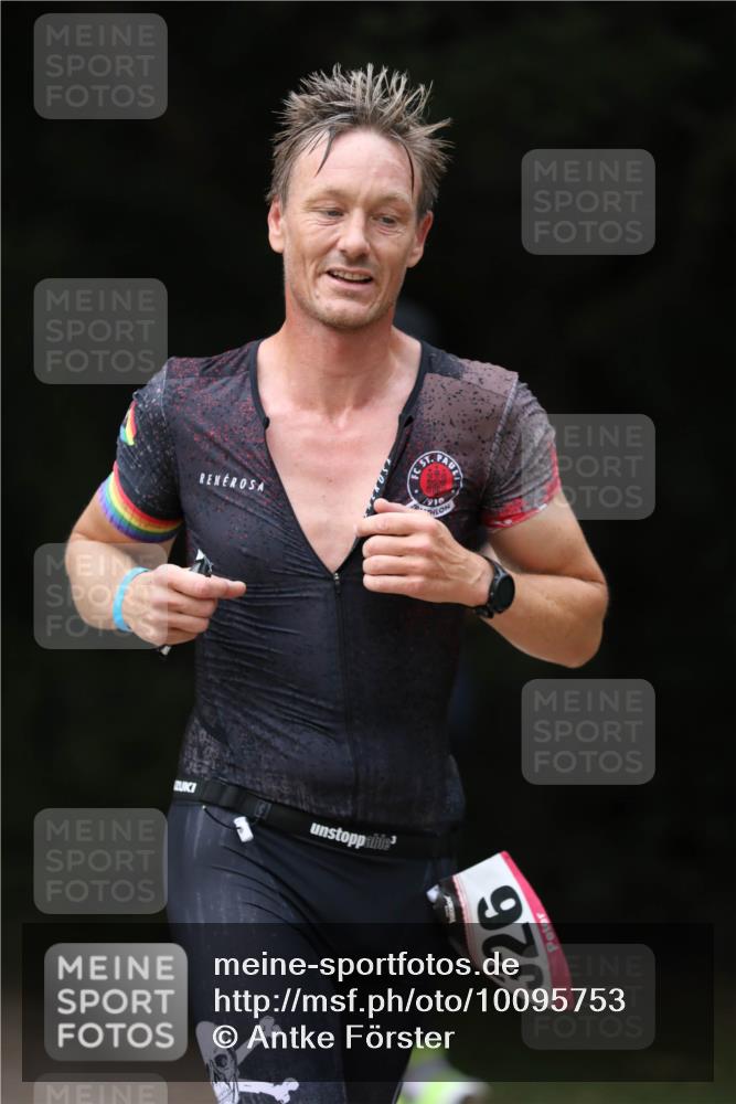 30.08.2026 - Elbe Triathlon Hamburg Antke Förster http://msf.ph/oto/10095753 30.08.2026 10:06:22 Laufen 326 meine-sportfotos.de
