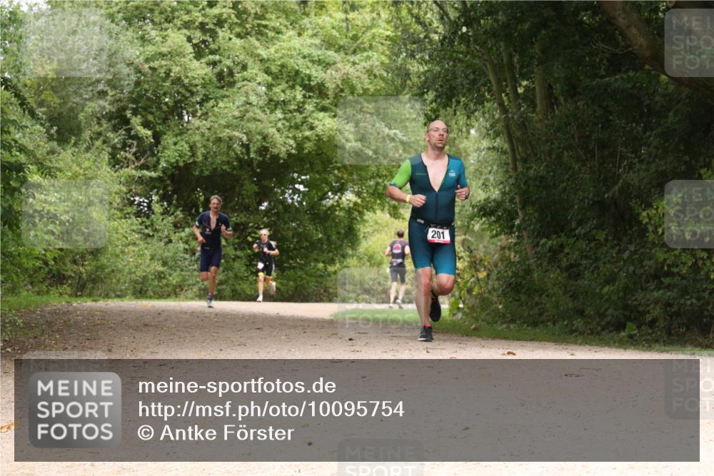 30.08.2026 - Elbe Triathlon Hamburg Antke Förster http://msf.ph/oto/10095754 30.08.2026 10:11:09 Laufen 201 meine-sportfotos.de