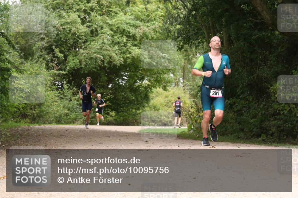 30.08.2026 - Elbe Triathlon Hamburg Antke Förster http://msf.ph/oto/10095756 30.08.2026 10:11:09 Laufen 201 meine-sportfotos.de