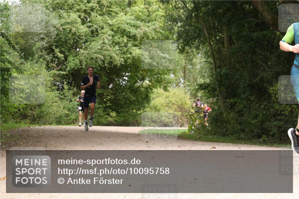 30.08.2026 - Elbe Triathlon Hamburg Antke Förster http://msf.ph/oto/10095758 30.08.2026 10:11:11 Laufen  meine-sportfotos.de