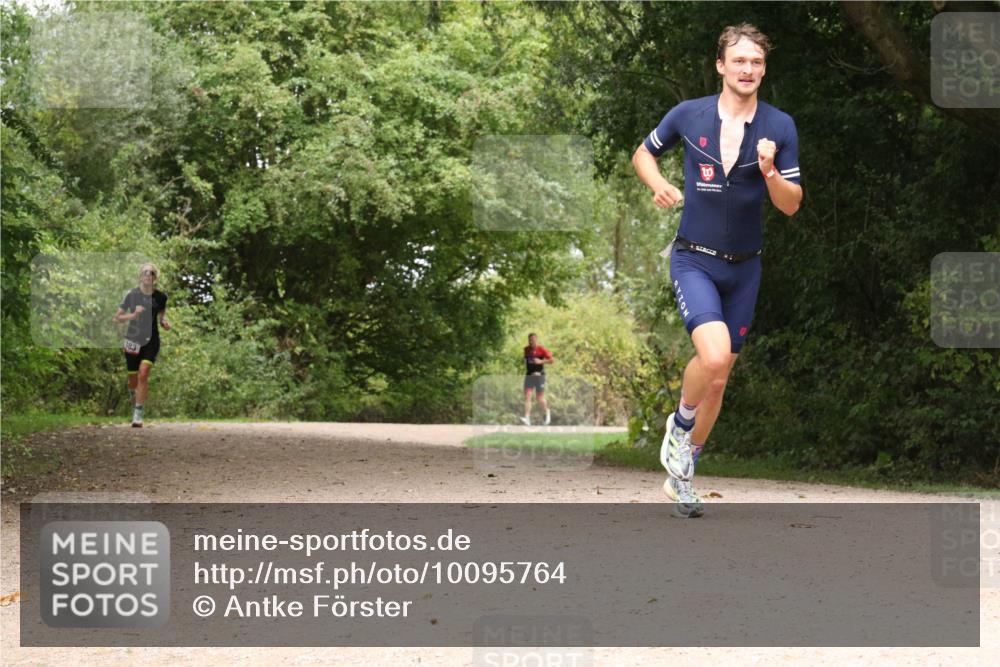 30.08.2026 - Elbe Triathlon Hamburg Antke Förster http://msf.ph/oto/10095764 30.08.2026 10:11:14 Laufen 183, 10 meine-sportfotos.de