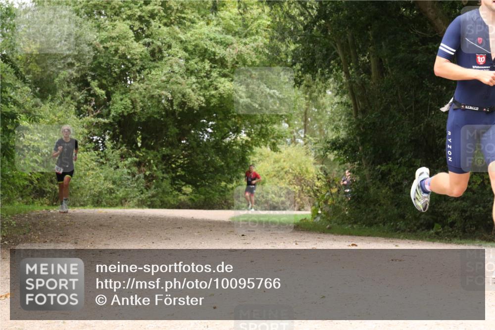 30.08.2026 - Elbe Triathlon Hamburg Antke Förster http://msf.ph/oto/10095766 30.08.2026 10:11:14 Laufen 183, 11 meine-sportfotos.de