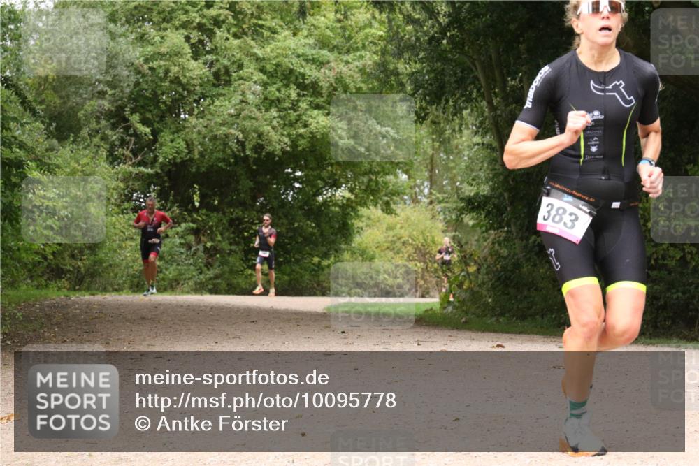 30.08.2026 - Elbe Triathlon Hamburg Antke Förster http://msf.ph/oto/10095778 30.08.2026 10:11:21 Laufen 383 meine-sportfotos.de