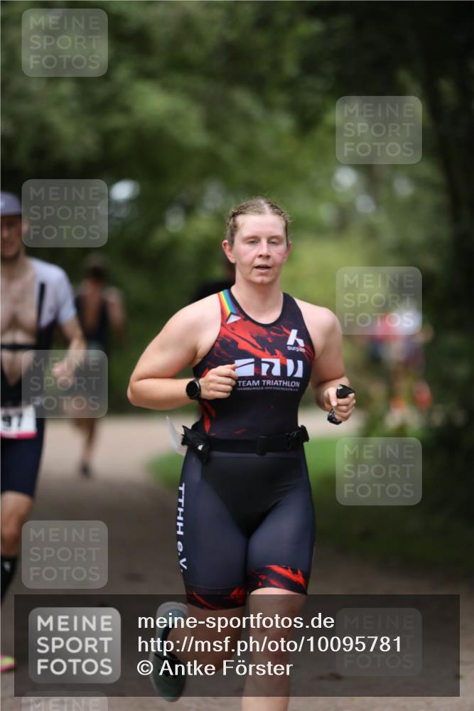 30.08.2026 - Elbe Triathlon Hamburg Antke Förster http://msf.ph/oto/10095781 30.08.2026 10:06:44 Laufen  meine-sportfotos.de