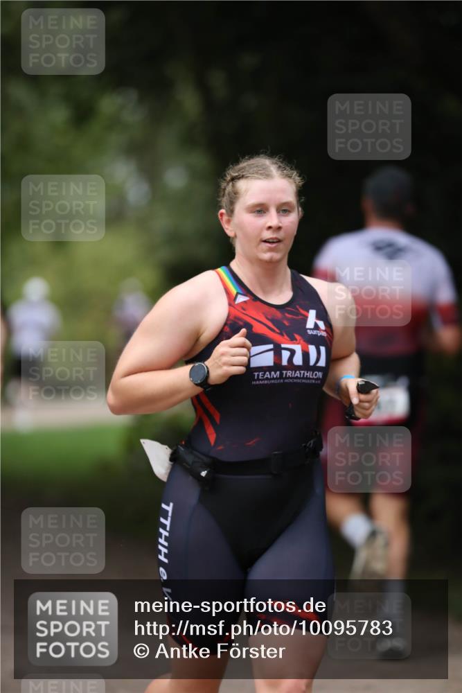 30.08.2026 - Elbe Triathlon Hamburg Antke Förster http://msf.ph/oto/10095783 30.08.2026 10:06:44 Laufen 70 meine-sportfotos.de
