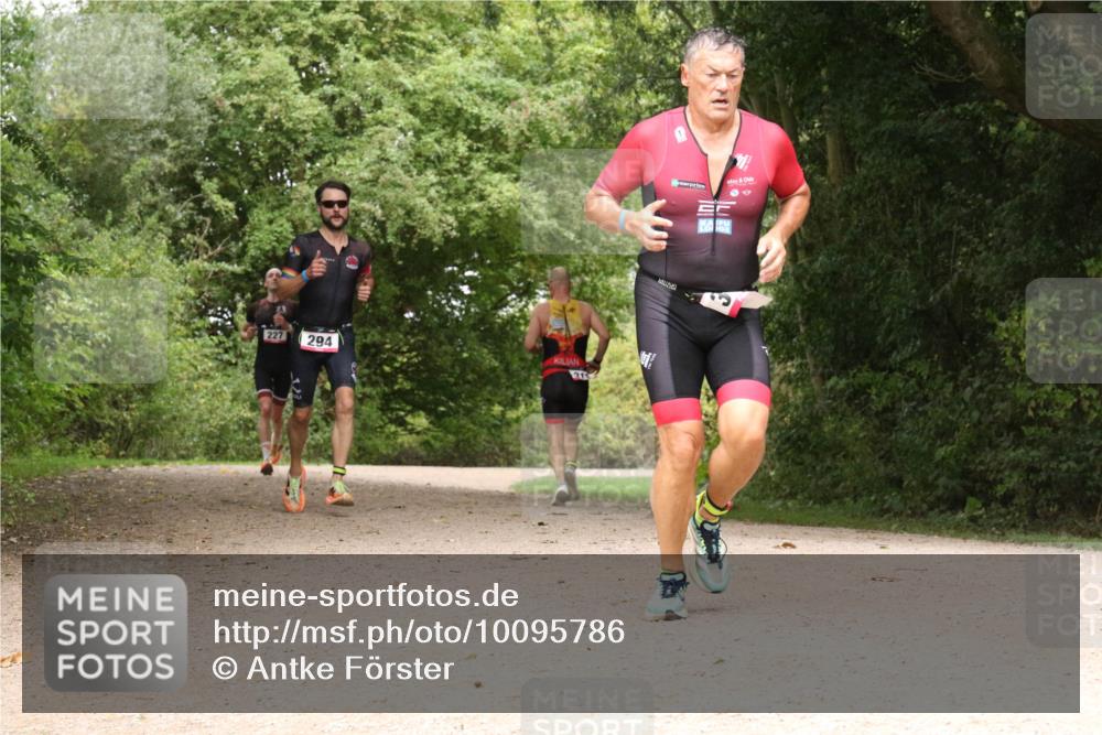 30.08.2026 - Elbe Triathlon Hamburg Antke Förster http://msf.ph/oto/10095786 30.08.2026 10:11:30 Laufen 227, 294, 21 meine-sportfotos.de