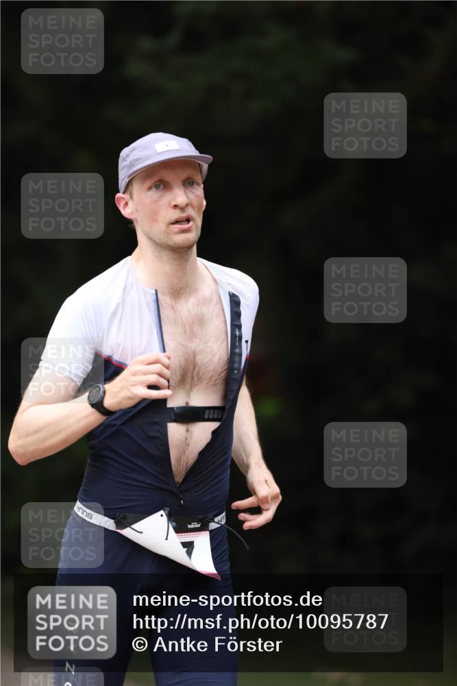 30.08.2026 - Elbe Triathlon Hamburg Antke Förster http://msf.ph/oto/10095787 30.08.2026 10:06:46 Laufen  meine-sportfotos.de