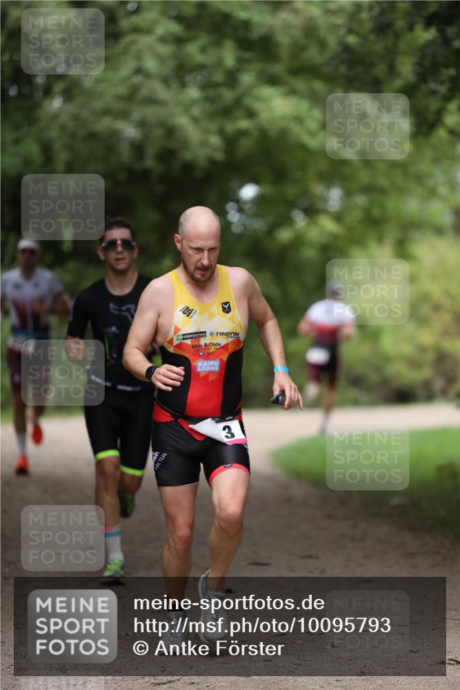 30.08.2026 - Elbe Triathlon Hamburg Antke Förster http://msf.ph/oto/10095793 30.08.2026 10:06:52 Laufen 3 meine-sportfotos.de