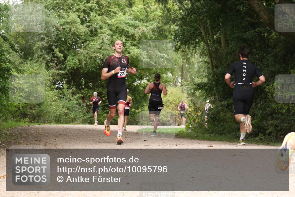 30.08.2026 - Elbe Triathlon Hamburg Antke Förster http://msf.ph/oto/10095796 30.08.2026 10:11:34 Laufen 227 meine-sportfotos.de