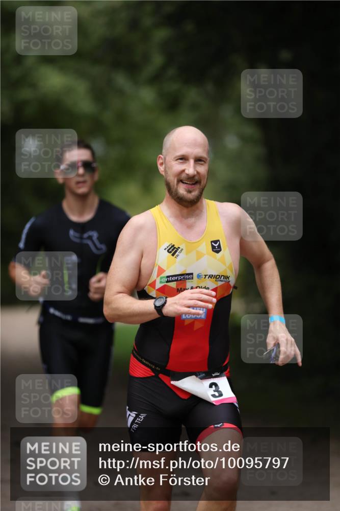 30.08.2026 - Elbe Triathlon Hamburg Antke Förster http://msf.ph/oto/10095797 30.08.2026 10:06:54 Laufen 3 meine-sportfotos.de