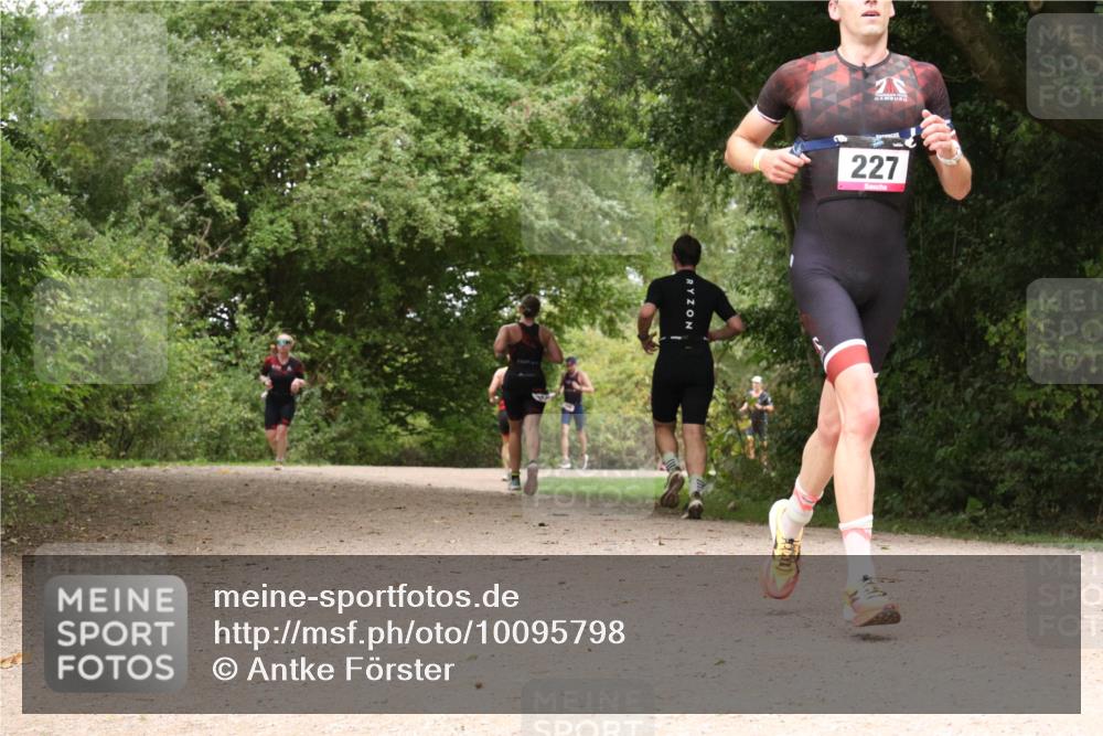 30.08.2026 - Elbe Triathlon Hamburg Antke Förster http://msf.ph/oto/10095798 30.08.2026 10:11:36 Laufen 227 meine-sportfotos.de