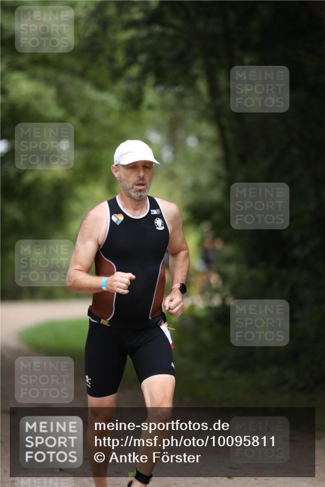 30.08.2026 - Elbe Triathlon Hamburg Antke Förster http://msf.ph/oto/10095811 30.08.2026 10:07:35 Laufen 350 meine-sportfotos.de