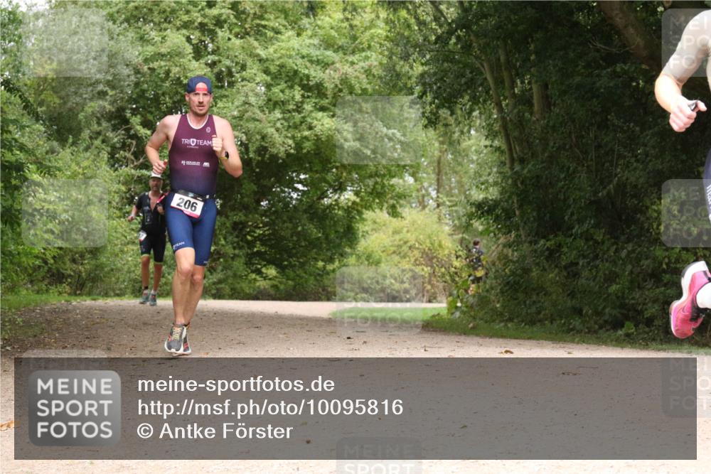 30.08.2026 - Elbe Triathlon Hamburg Antke Förster http://msf.ph/oto/10095816 30.08.2026 10:11:47 Laufen 206 meine-sportfotos.de