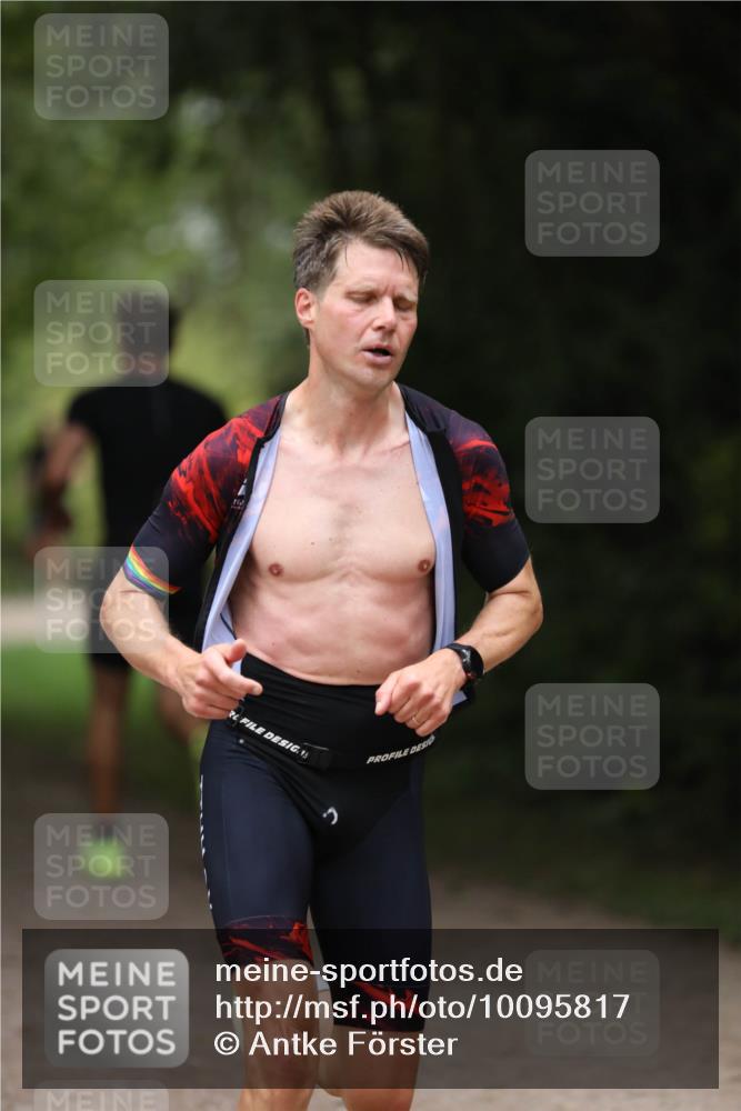 30.08.2026 - Elbe Triathlon Hamburg Antke Förster http://msf.ph/oto/10095817 30.08.2026 10:07:37 Laufen  meine-sportfotos.de