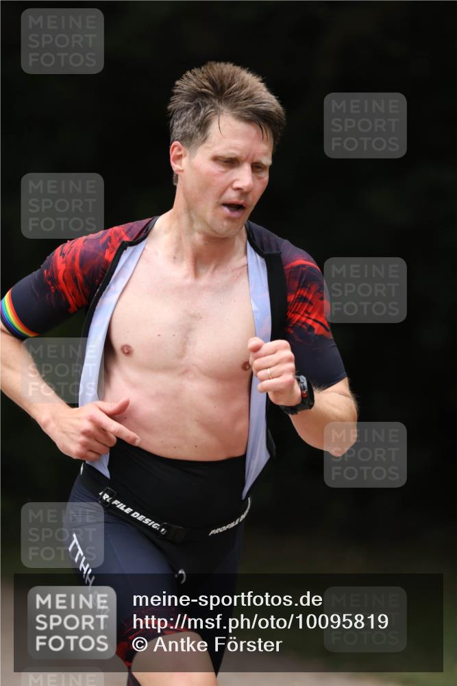 30.08.2026 - Elbe Triathlon Hamburg Antke Förster http://msf.ph/oto/10095819 30.08.2026 10:07:37 Laufen  meine-sportfotos.de