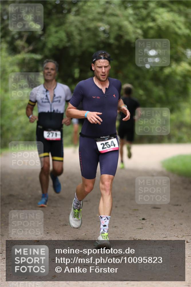 30.08.2026 - Elbe Triathlon Hamburg Antke Förster http://msf.ph/oto/10095823 30.08.2026 10:07:41 Laufen 271, 254 meine-sportfotos.de