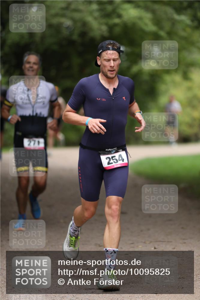 30.08.2026 - Elbe Triathlon Hamburg Antke Förster http://msf.ph/oto/10095825 30.08.2026 10:07:42 Laufen 271, 254, 2113 meine-sportfotos.de
