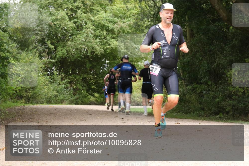 30.08.2026 - Elbe Triathlon Hamburg Antke Förster http://msf.ph/oto/10095828 30.08.2026 10:11:54 Laufen 187 meine-sportfotos.de