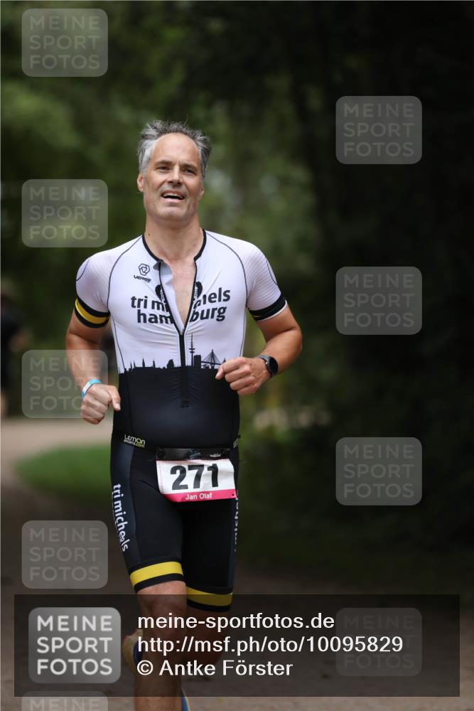 30.08.2026 - Elbe Triathlon Hamburg Antke Förster http://msf.ph/oto/10095829 30.08.2026 10:07:44 Laufen 271 meine-sportfotos.de