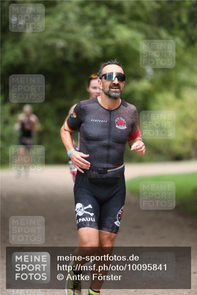 30.08.2026 - Elbe Triathlon Hamburg Antke Förster http://msf.ph/oto/10095841 30.08.2026 10:07:49 Laufen  meine-sportfotos.de