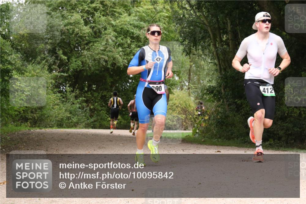 30.08.2026 - Elbe Triathlon Hamburg Antke Förster http://msf.ph/oto/10095842 30.08.2026 10:12:06 Laufen 90, 412 meine-sportfotos.de