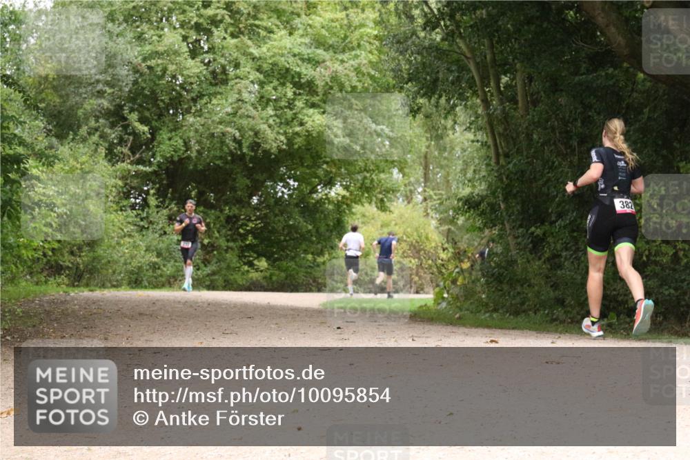 30.08.2026 - Elbe Triathlon Hamburg Antke Förster http://msf.ph/oto/10095854 30.08.2026 10:12:24 Laufen 382 meine-sportfotos.de