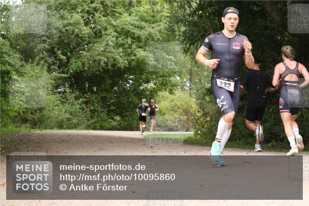 30.08.2026 - Elbe Triathlon Hamburg Antke Förster http://msf.ph/oto/10095860 30.08.2026 10:12:32 Laufen 232 meine-sportfotos.de