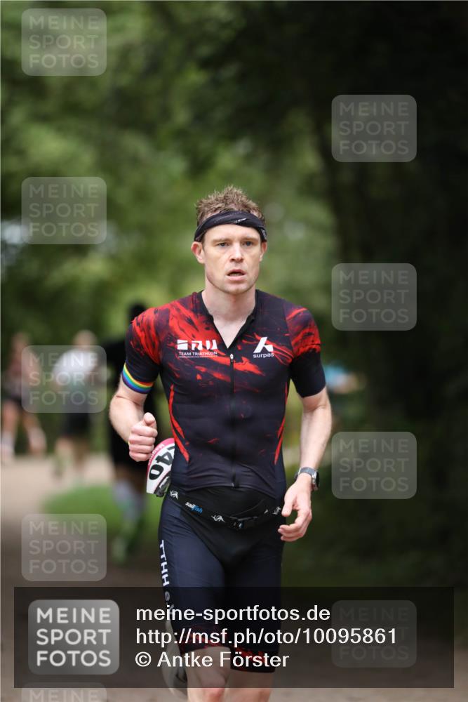 30.08.2026 - Elbe Triathlon Hamburg Antke Förster http://msf.ph/oto/10095861 30.08.2026 10:08:03 Laufen 40 meine-sportfotos.de