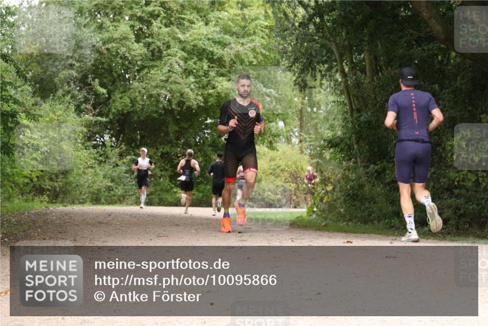 30.08.2026 - Elbe Triathlon Hamburg Antke Förster http://msf.ph/oto/10095866 30.08.2026 10:12:40 Laufen  meine-sportfotos.de