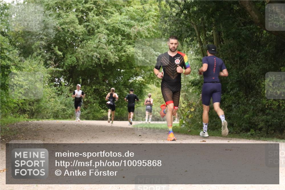 30.08.2026 - Elbe Triathlon Hamburg Antke Förster http://msf.ph/oto/10095868 30.08.2026 10:12:40 Laufen  meine-sportfotos.de