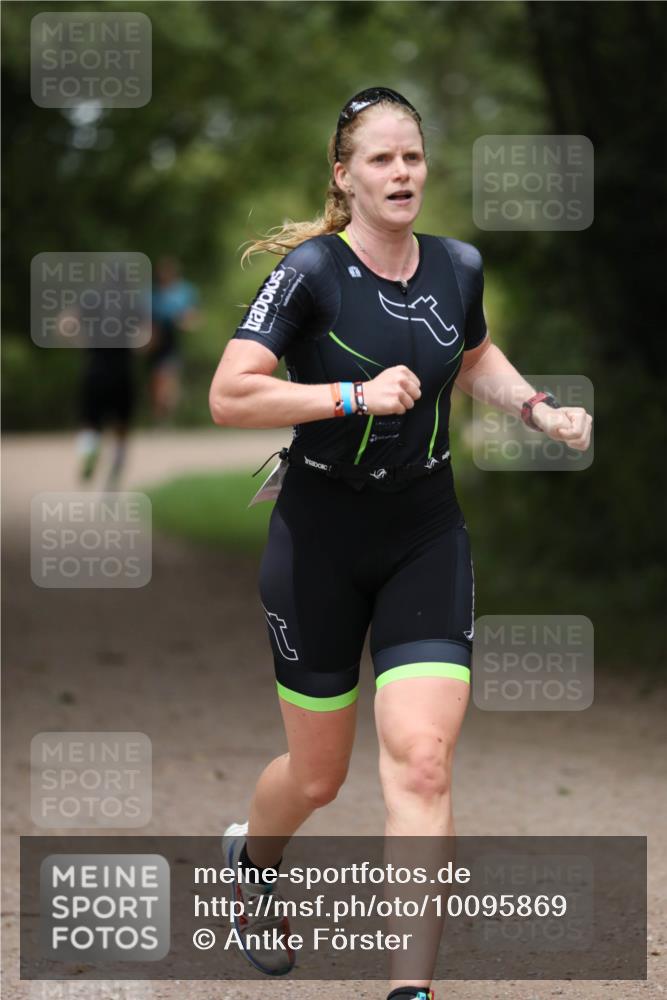 30.08.2026 - Elbe Triathlon Hamburg Antke Förster http://msf.ph/oto/10095869 30.08.2026 10:08:06 Laufen  meine-sportfotos.de