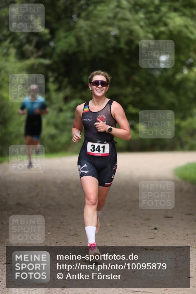 30.08.2026 - Elbe Triathlon Hamburg Antke Förster http://msf.ph/oto/10095879 30.08.2026 10:08:12 Laufen 341 meine-sportfotos.de