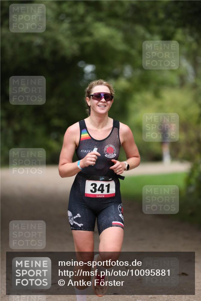 30.08.2026 - Elbe Triathlon Hamburg Antke Förster http://msf.ph/oto/10095881 30.08.2026 10:08:13 Laufen 1910, 341 meine-sportfotos.de