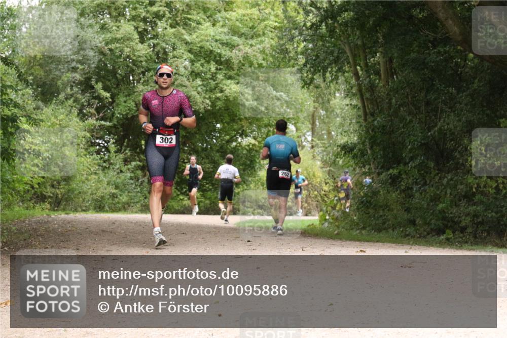 30.08.2026 - Elbe Triathlon Hamburg Antke Förster http://msf.ph/oto/10095886 30.08.2026 10:12:54 Laufen 302, 262 meine-sportfotos.de