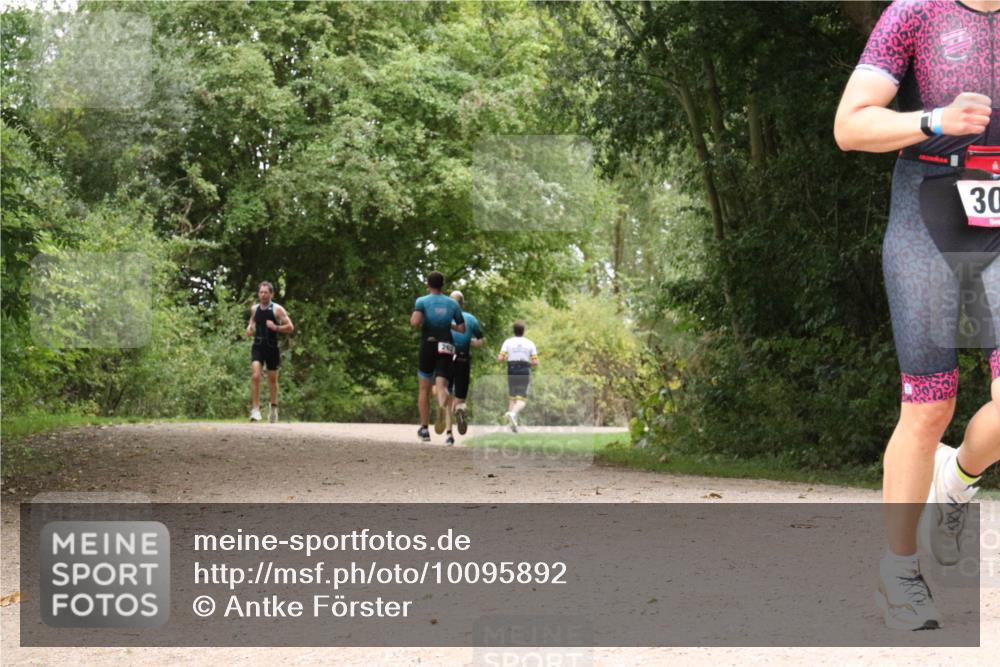 30.08.2026 - Elbe Triathlon Hamburg Antke Förster http://msf.ph/oto/10095892 30.08.2026 10:12:56 Laufen 30 meine-sportfotos.de