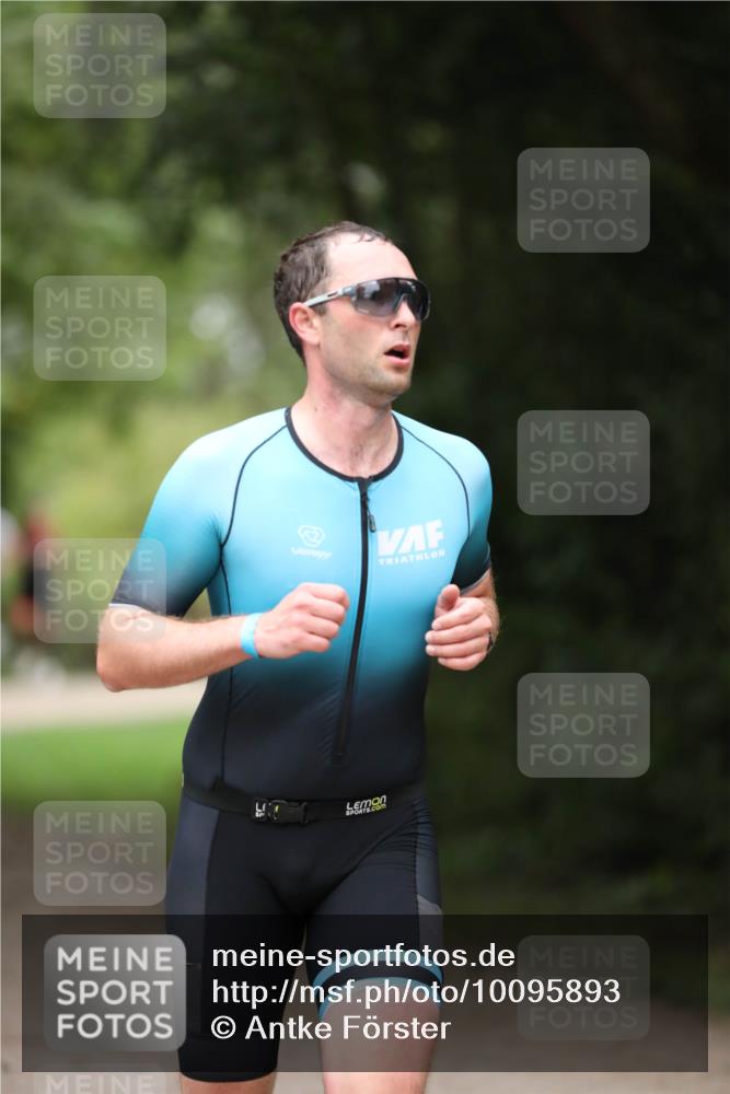 30.08.2026 - Elbe Triathlon Hamburg Antke Förster http://msf.ph/oto/10095893 30.08.2026 10:08:20 Laufen  meine-sportfotos.de