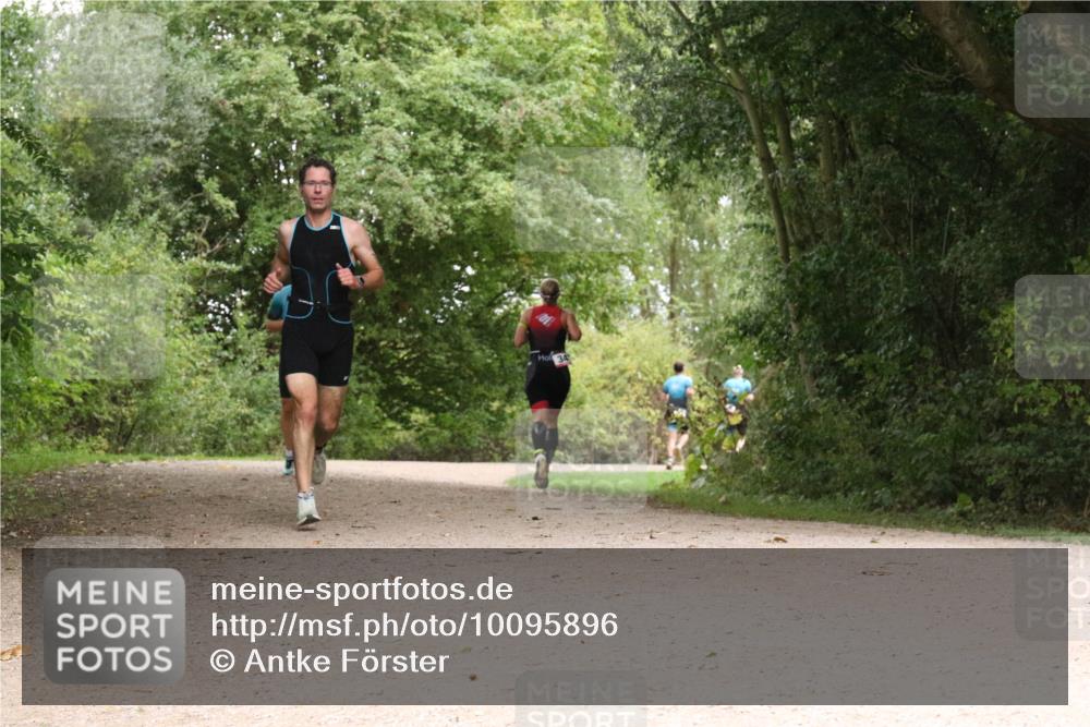 30.08.2026 - Elbe Triathlon Hamburg Antke Förster http://msf.ph/oto/10095896 30.08.2026 10:13:03 Laufen  meine-sportfotos.de