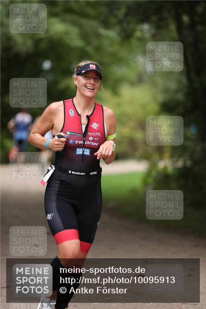 30.08.2026 - Elbe Triathlon Hamburg Antke Förster http://msf.ph/oto/10095913 30.08.2026 10:08:33 Laufen  meine-sportfotos.de